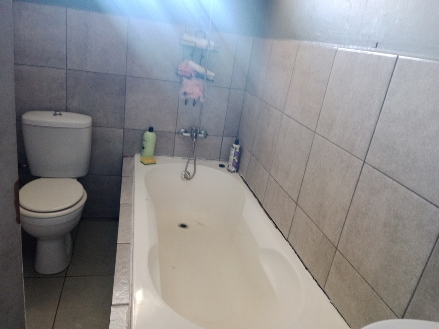 2 Bedroom Property for Sale in Vanderbijlpark Cw 6 Gauteng