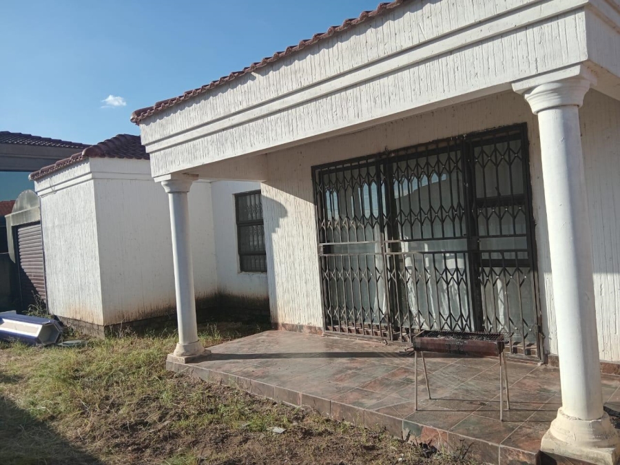 3 Bedroom Property for Sale in Golden Gardens Gauteng