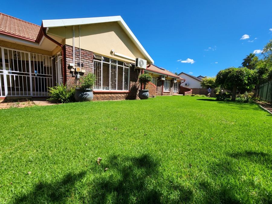 4 Bedroom Property for Sale in Vanderbijlpark SE 2 Gauteng