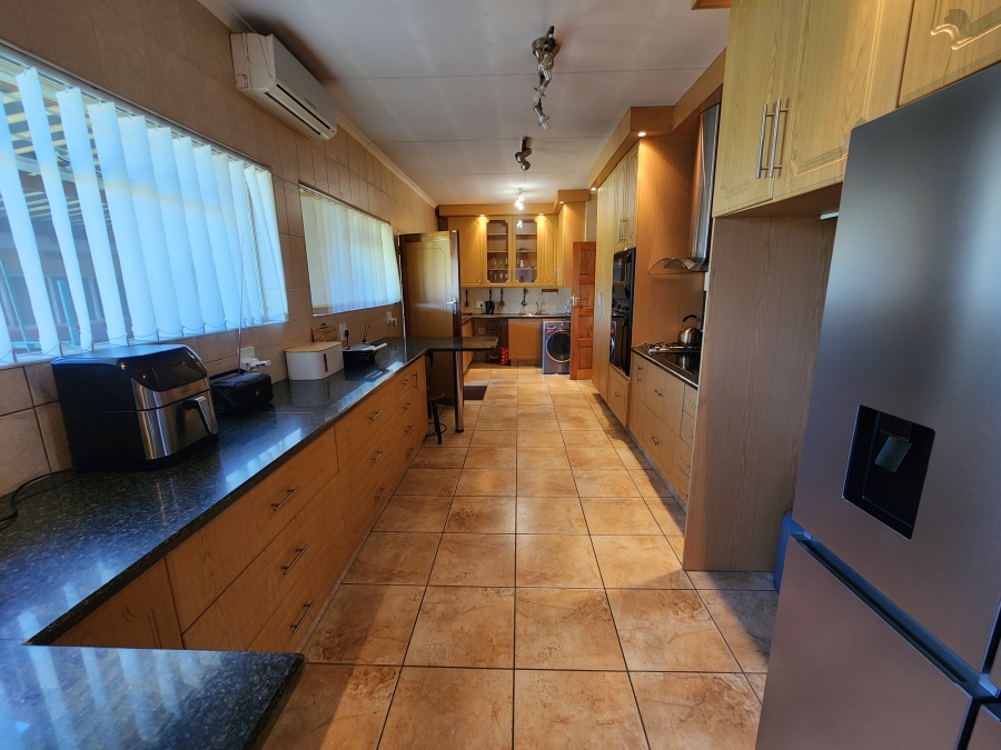 4 Bedroom Property for Sale in Vanderbijlpark SE 2 Gauteng