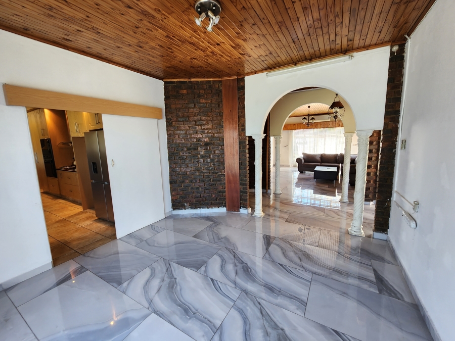 4 Bedroom Property for Sale in Vanderbijlpark SE 2 Gauteng