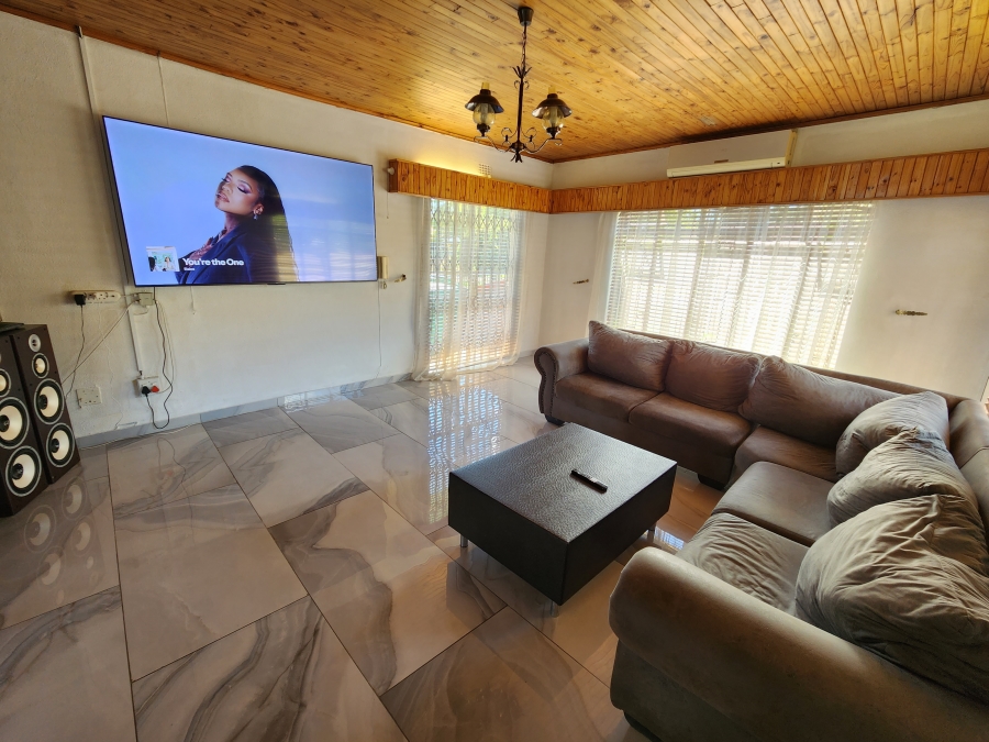 4 Bedroom Property for Sale in Vanderbijlpark SE 2 Gauteng