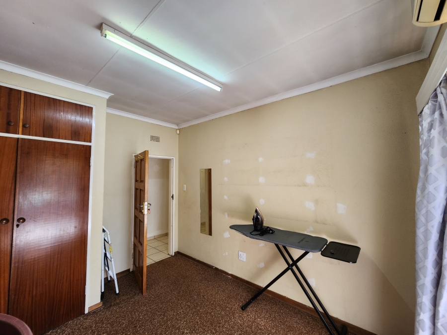 4 Bedroom Property for Sale in Vanderbijlpark SE 2 Gauteng