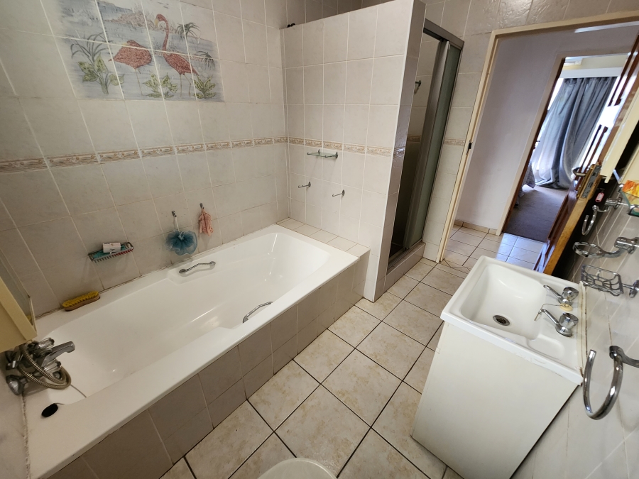 4 Bedroom Property for Sale in Vanderbijlpark SE 2 Gauteng