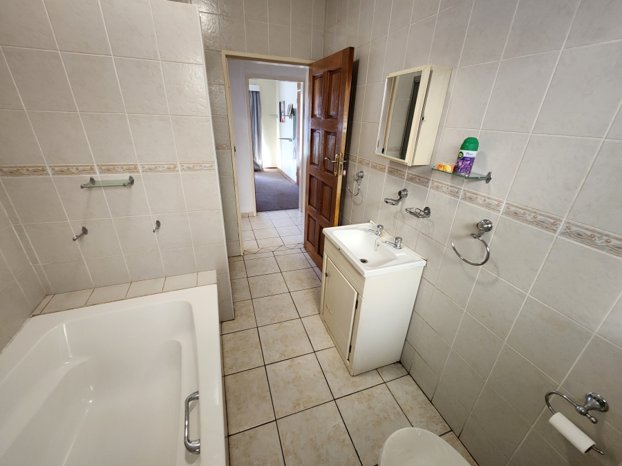 4 Bedroom Property for Sale in Vanderbijlpark SE 2 Gauteng