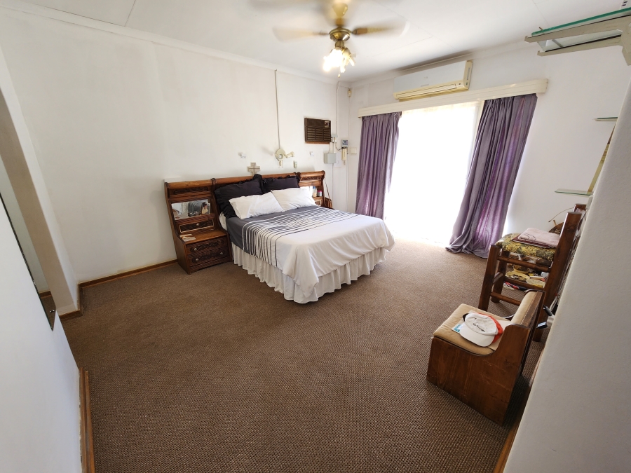 4 Bedroom Property for Sale in Vanderbijlpark SE 2 Gauteng