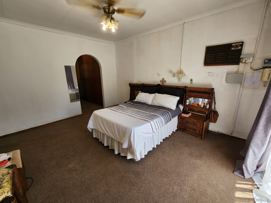 4 Bedroom Property for Sale in Vanderbijlpark SE 2 Gauteng