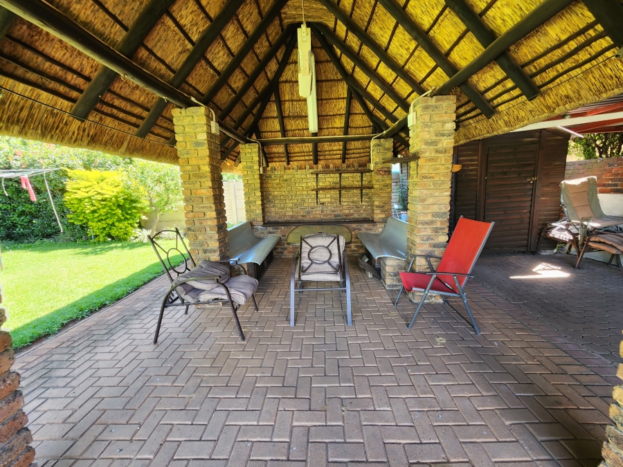 4 Bedroom Property for Sale in Vanderbijlpark SE 2 Gauteng