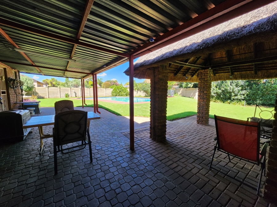 4 Bedroom Property for Sale in Vanderbijlpark SE 2 Gauteng