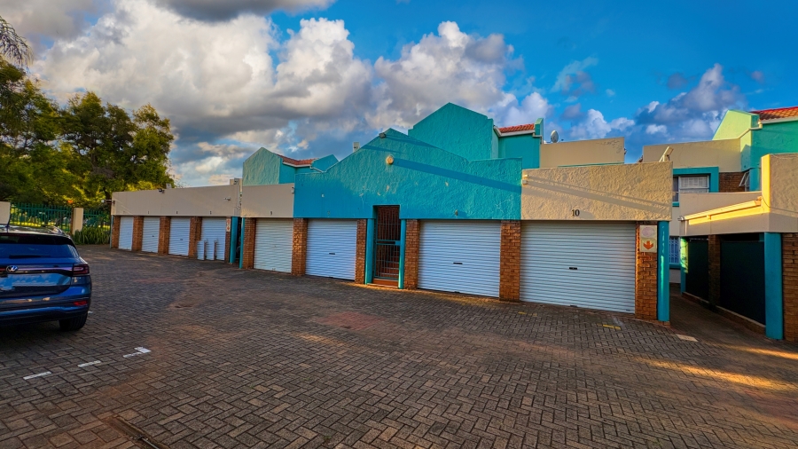 2 Bedroom Property for Sale in Pretoria North Gauteng