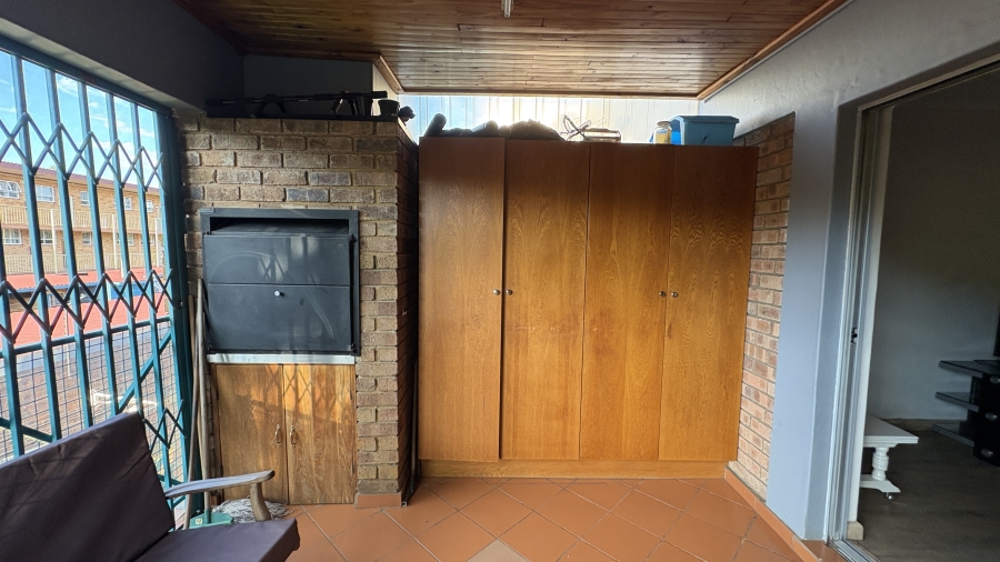 2 Bedroom Property for Sale in Pretoria North Gauteng