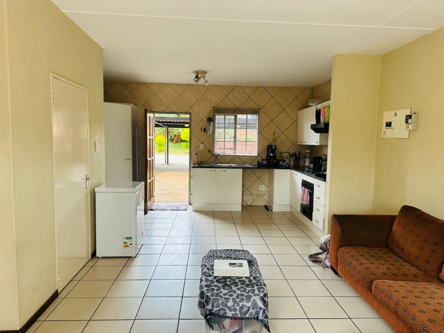 To Let 2 Bedroom Property for Rent in Weltevreden Park Gauteng