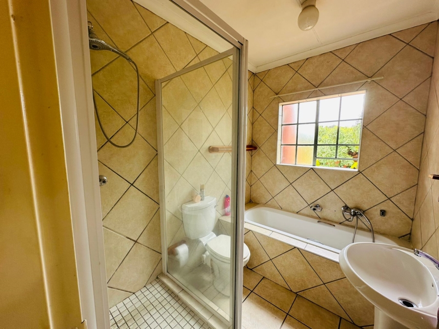 To Let 2 Bedroom Property for Rent in Weltevreden Park Gauteng