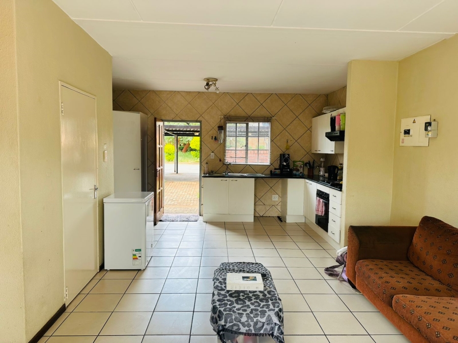 To Let 2 Bedroom Property for Rent in Weltevreden Park Gauteng