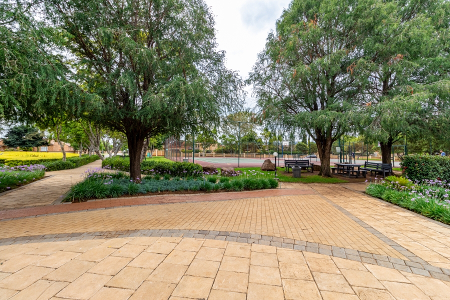 2 Bedroom Property for Sale in Equestria Gauteng