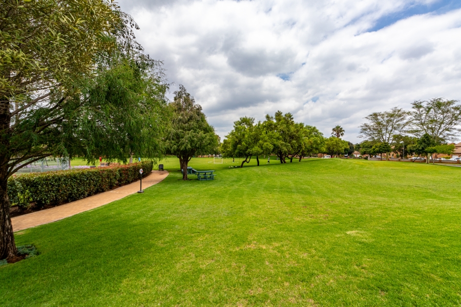 2 Bedroom Property for Sale in Equestria Gauteng