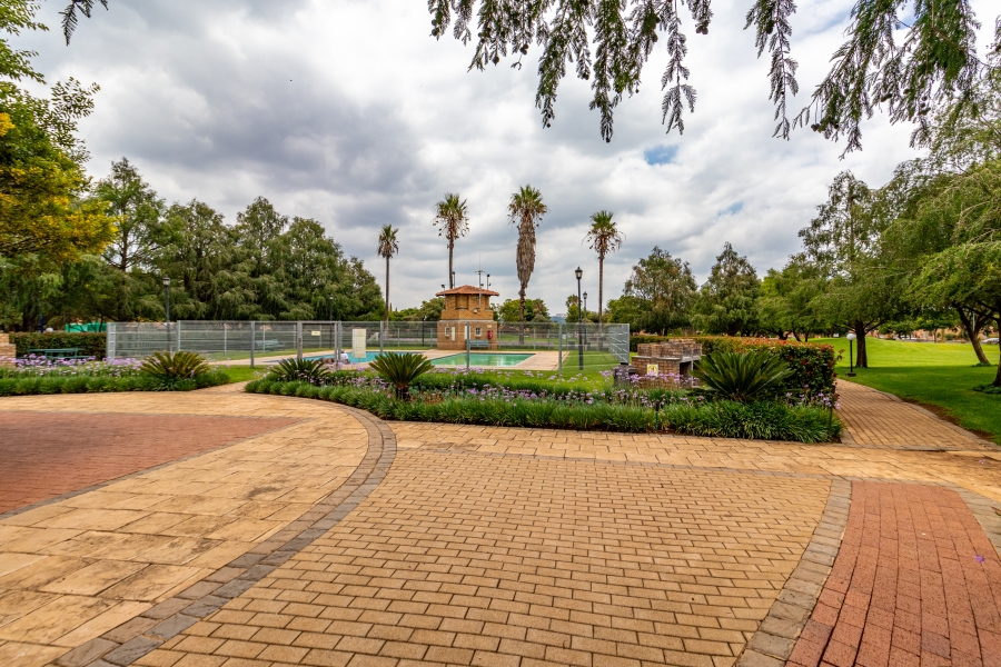 2 Bedroom Property for Sale in Equestria Gauteng