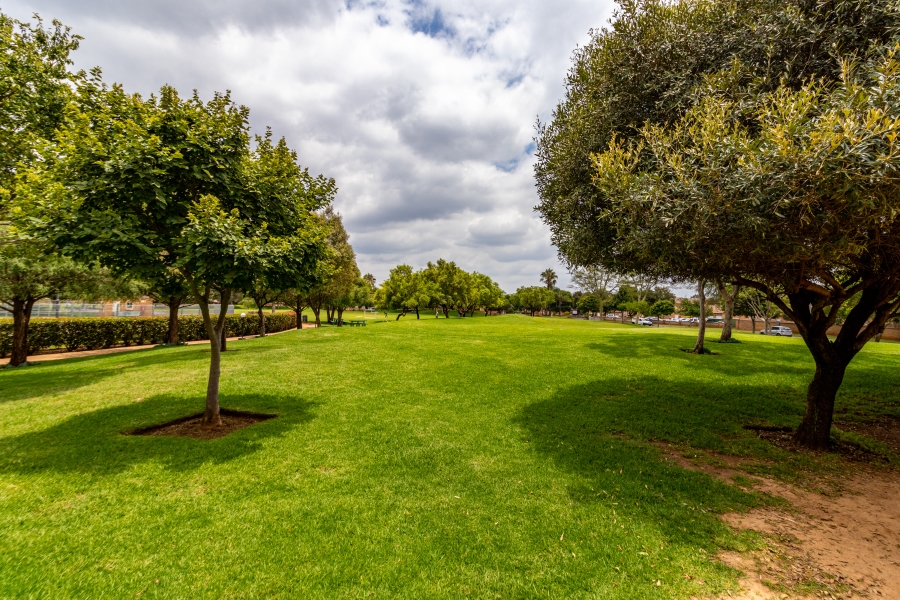 2 Bedroom Property for Sale in Equestria Gauteng