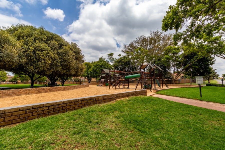 2 Bedroom Property for Sale in Equestria Gauteng