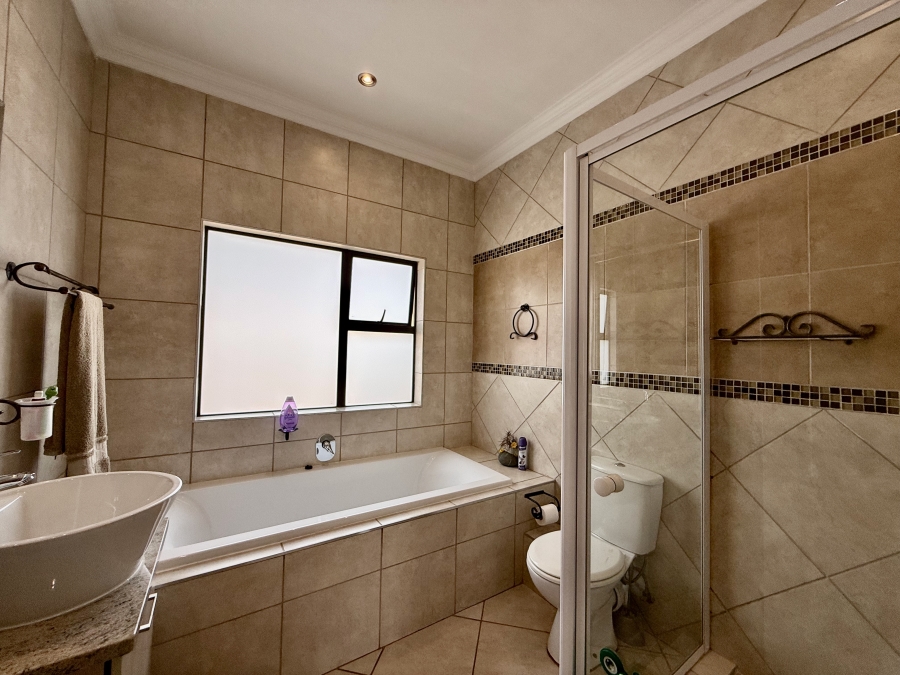 4 Bedroom Property for Sale in The Meadows Gauteng