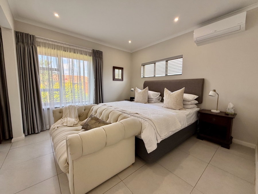2 Bedroom Property for Sale in The Retreat Gauteng