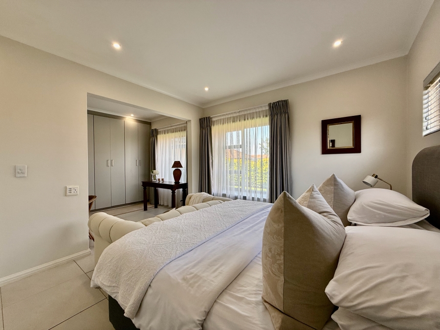 2 Bedroom Property for Sale in The Retreat Gauteng