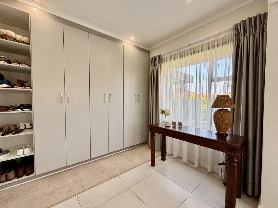 2 Bedroom Property for Sale in The Retreat Gauteng