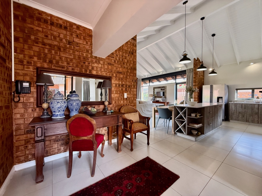 2 Bedroom Property for Sale in The Retreat Gauteng