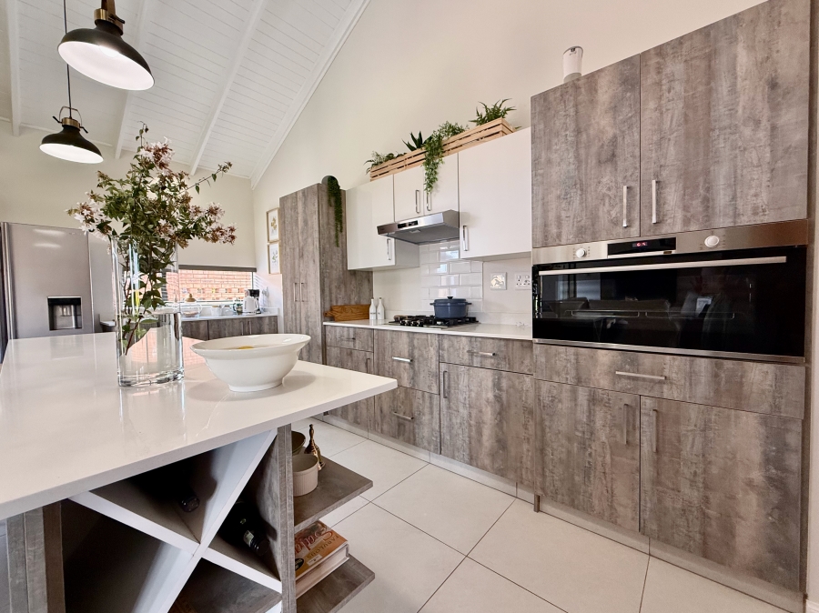 2 Bedroom Property for Sale in The Retreat Gauteng