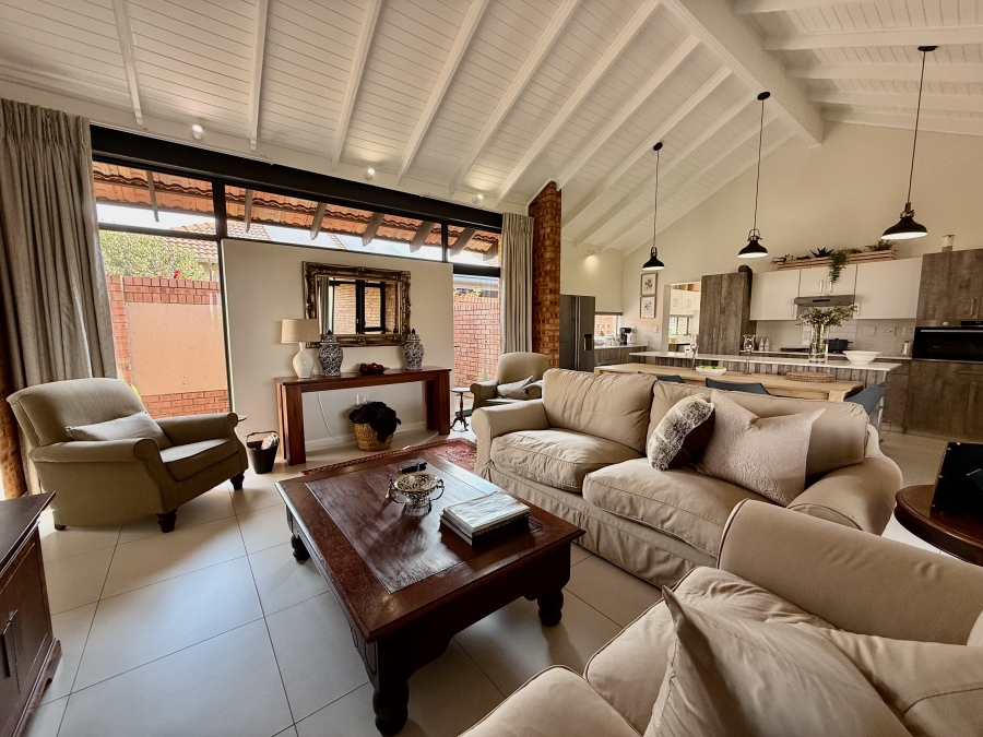 2 Bedroom Property for Sale in The Retreat Gauteng