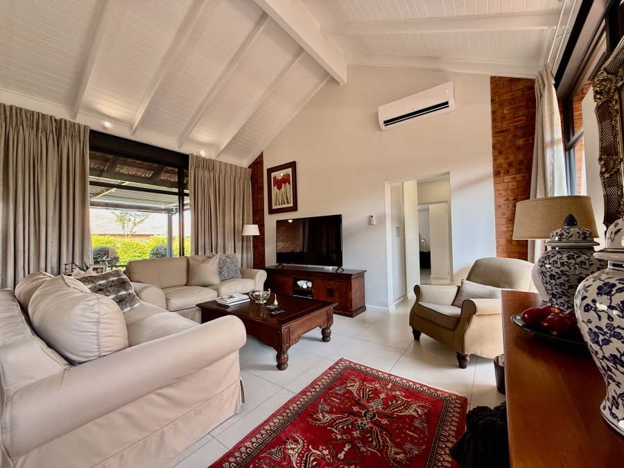 2 Bedroom Property for Sale in The Retreat Gauteng