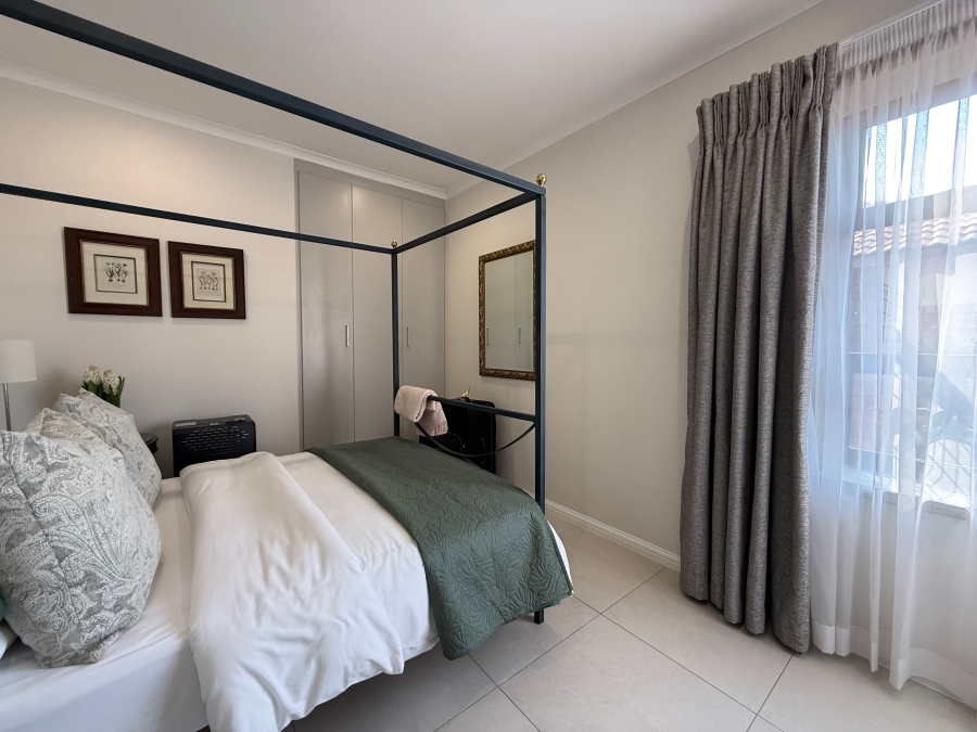 2 Bedroom Property for Sale in The Retreat Gauteng