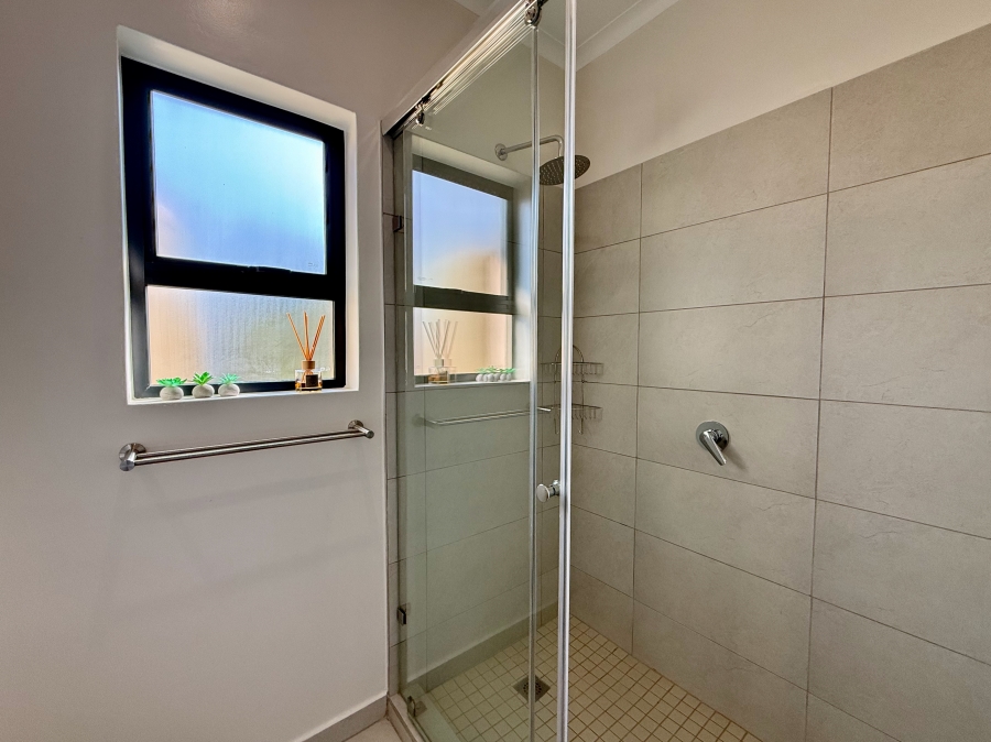 2 Bedroom Property for Sale in The Retreat Gauteng