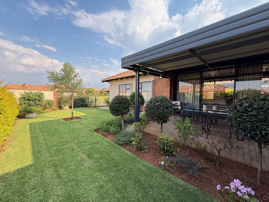 2 Bedroom Property for Sale in The Retreat Gauteng