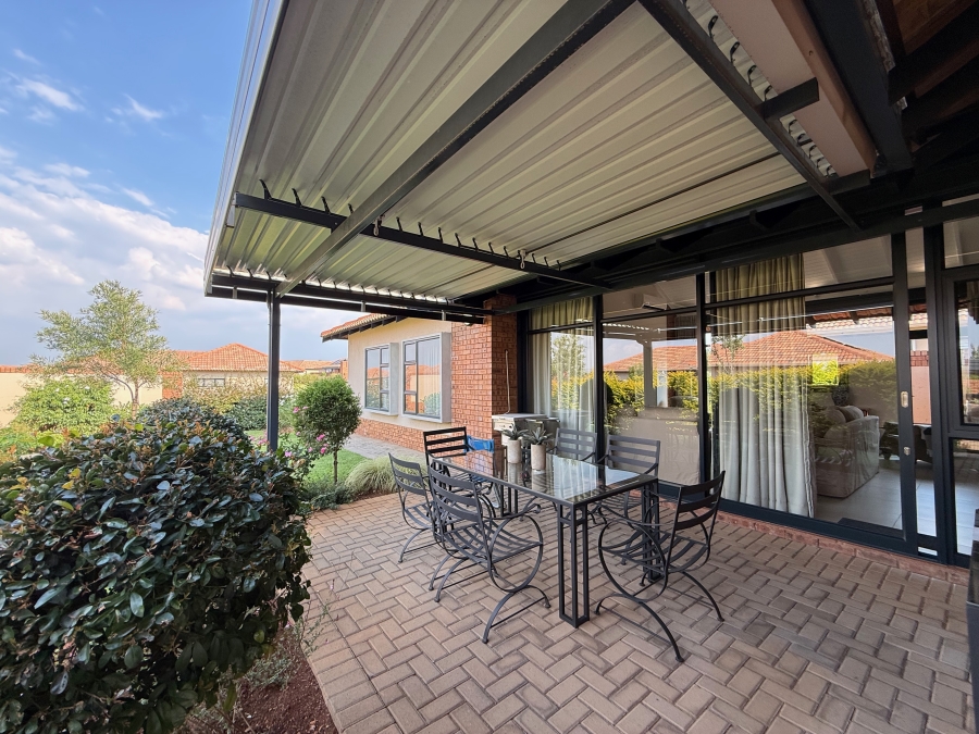 2 Bedroom Property for Sale in The Retreat Gauteng