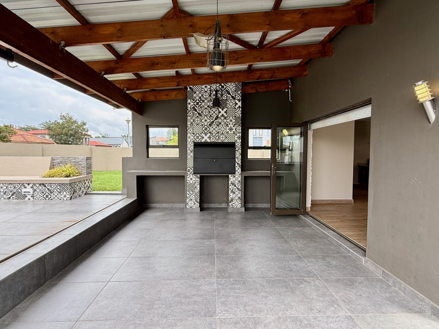 4 Bedroom Property for Sale in The Meadows Gauteng