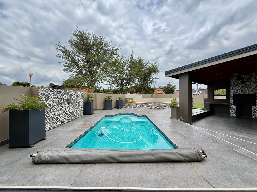 4 Bedroom Property for Sale in The Meadows Gauteng