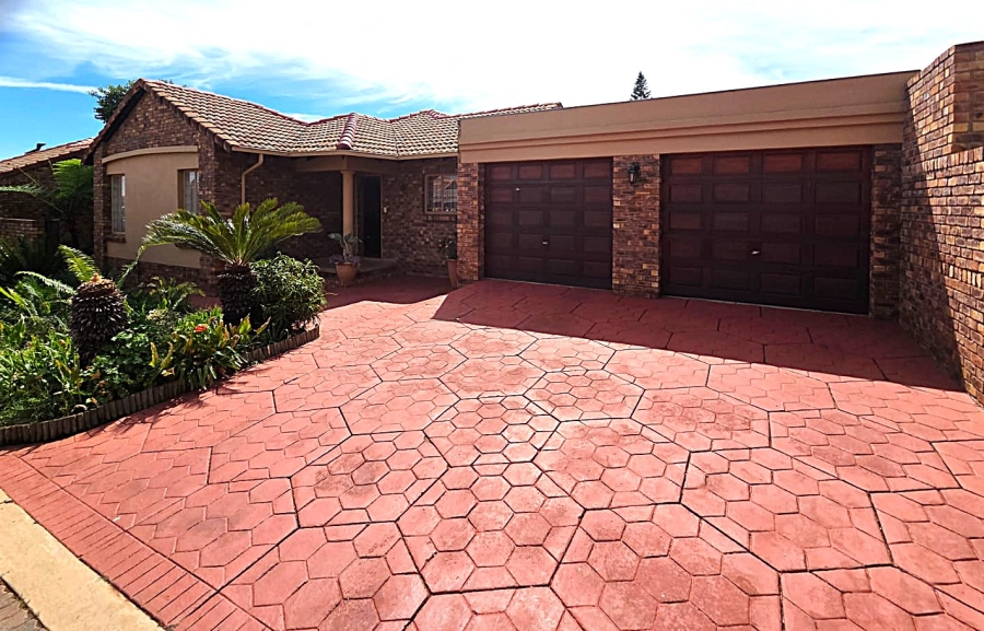 3 Bedroom Property for Sale in Magalieskruin Gauteng