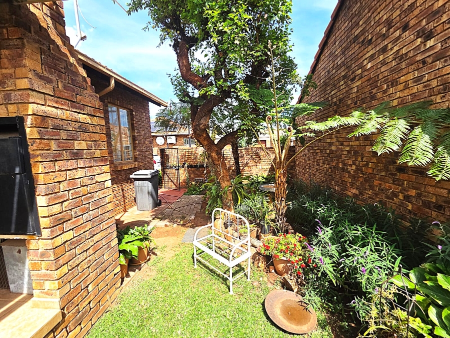 3 Bedroom Property for Sale in Magalieskruin Gauteng