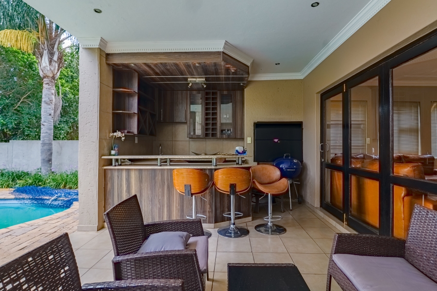 5 Bedroom Property for Sale in Willow Acres Gauteng