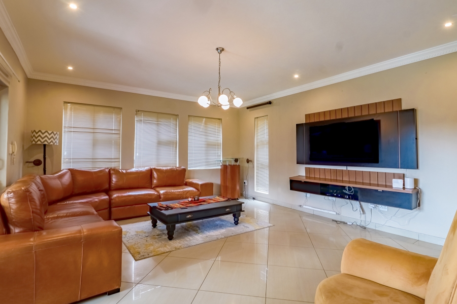 5 Bedroom Property for Sale in Willow Acres Gauteng