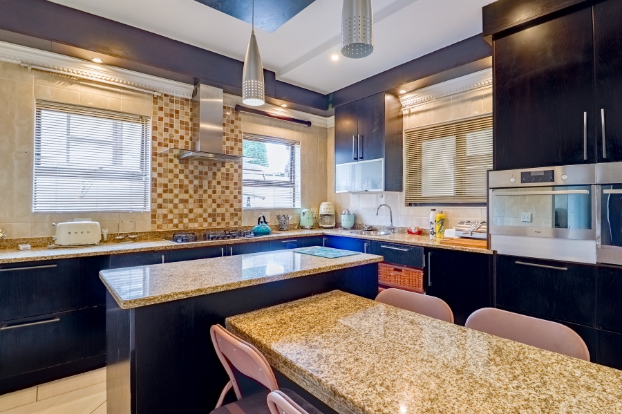 5 Bedroom Property for Sale in Willow Acres Gauteng