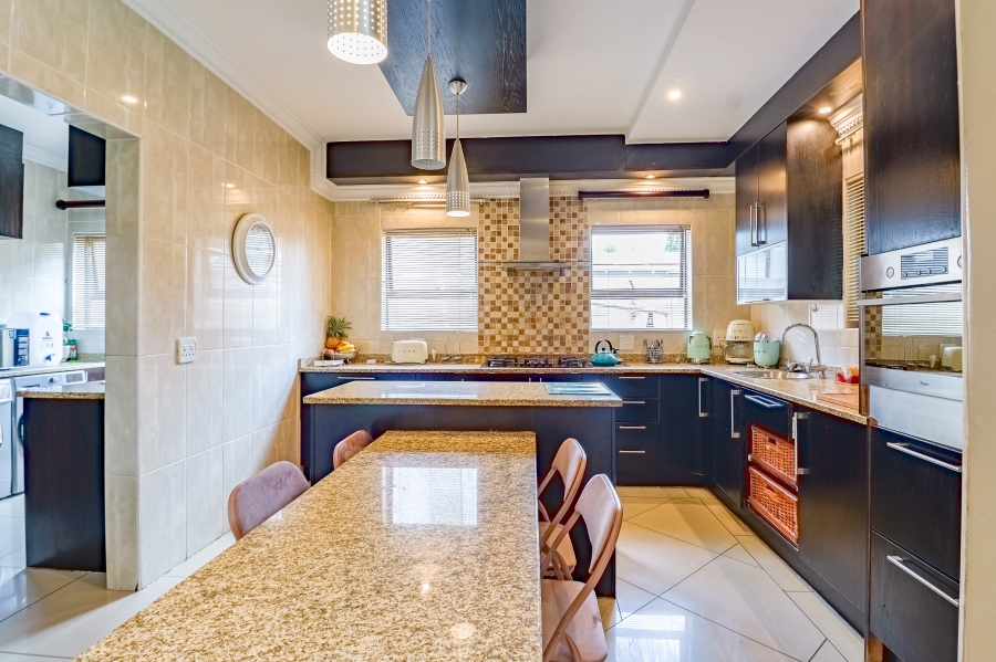 5 Bedroom Property for Sale in Willow Acres Gauteng