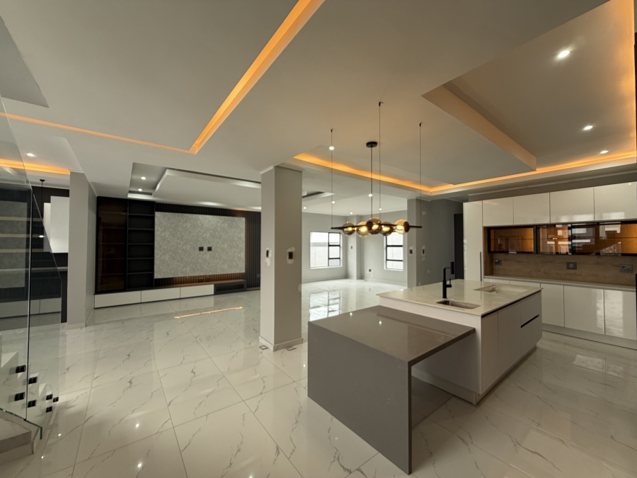 4 Bedroom Property for Sale in Six Fountains Estate Gauteng