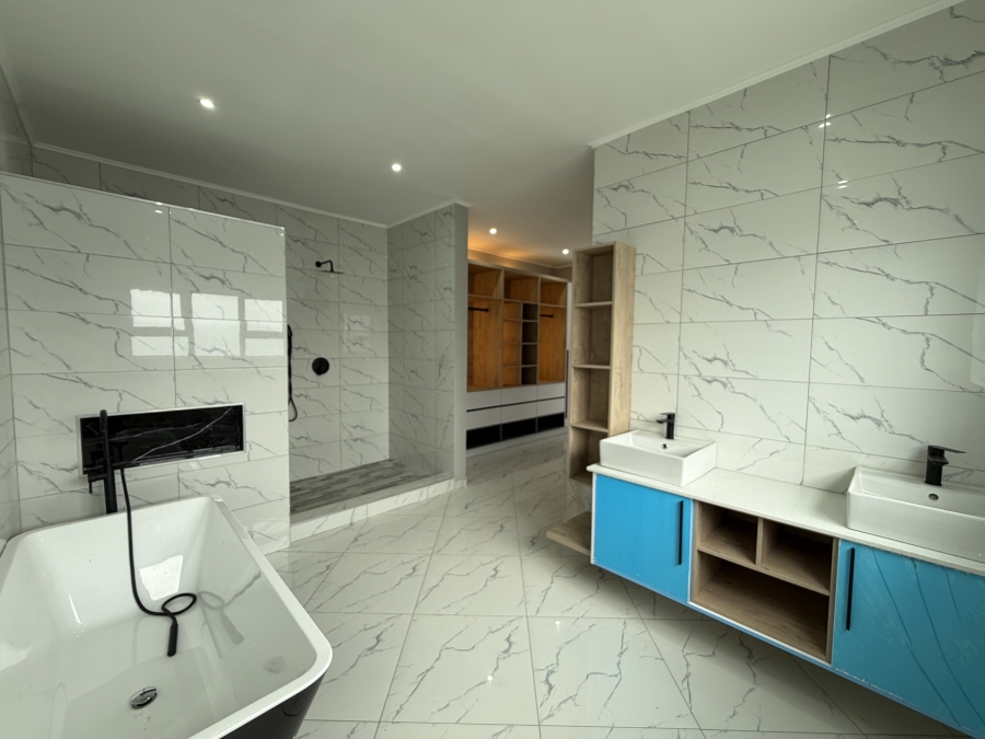 4 Bedroom Property for Sale in Six Fountains Estate Gauteng