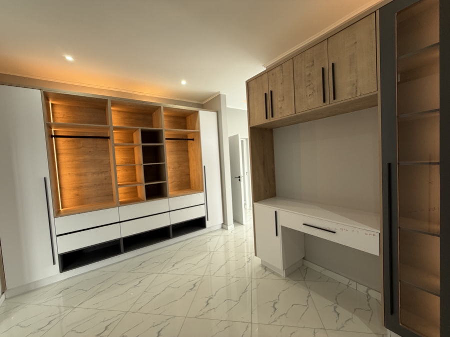 4 Bedroom Property for Sale in Six Fountains Estate Gauteng