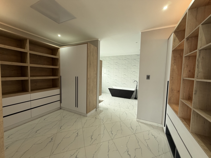 4 Bedroom Property for Sale in Six Fountains Estate Gauteng