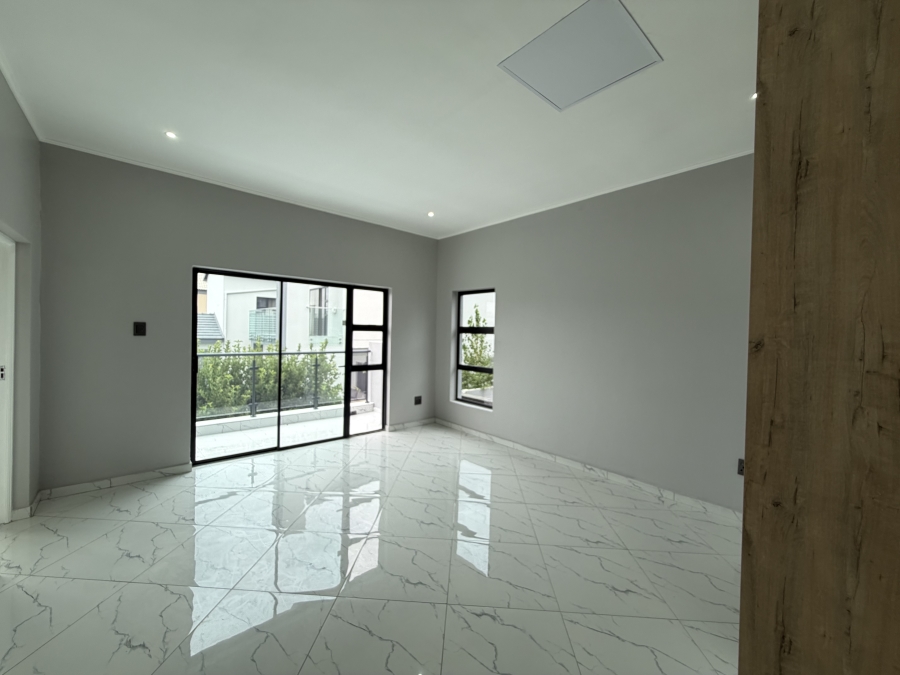 4 Bedroom Property for Sale in Six Fountains Estate Gauteng