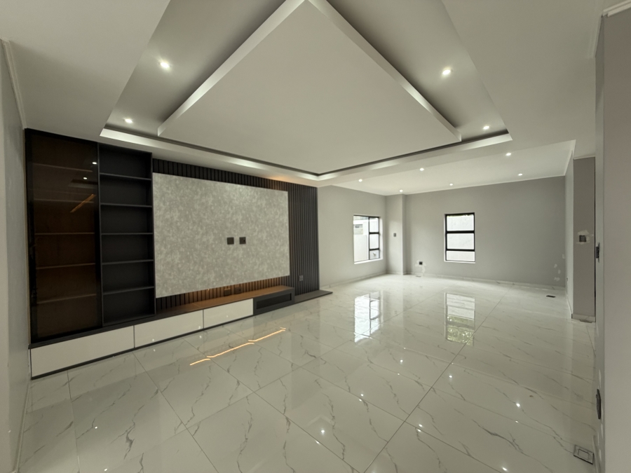 4 Bedroom Property for Sale in Six Fountains Estate Gauteng