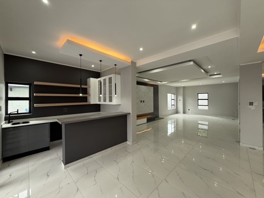 4 Bedroom Property for Sale in Six Fountains Estate Gauteng